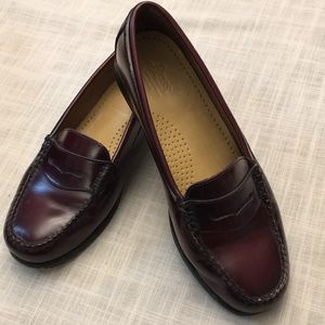 True classics! Burgundy Bass loafers size 8.5.